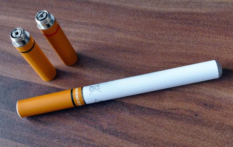 e-cigarette-VENCE-min_electronic_cigarette_e_cigarette_nicotine_vapor_vaporizer_smoke_tobacco-663282